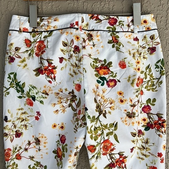 Disney’s Alice In Wonderland Designer Colleen Atwood Floral Print Capri Pants - Picture 8 of 14